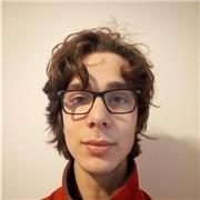 Estudiante universitario, estudié bachillerato de ciencias sociales del internacional en el IES Fernando de Herrera